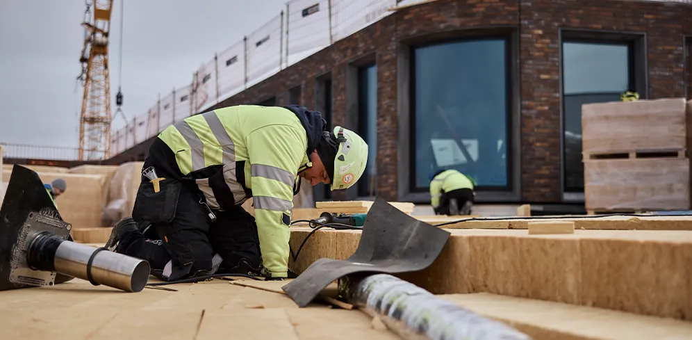Montage af Isover Tagterrasse omkring ventilation