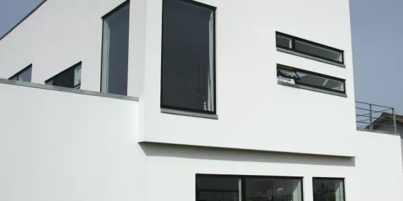 Serpomin facade